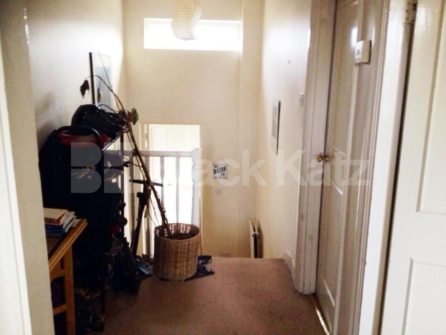 			LET, 1 Bedroom, 1 bath, 1 reception Apartment			 Bromfelde Road, Clapham North